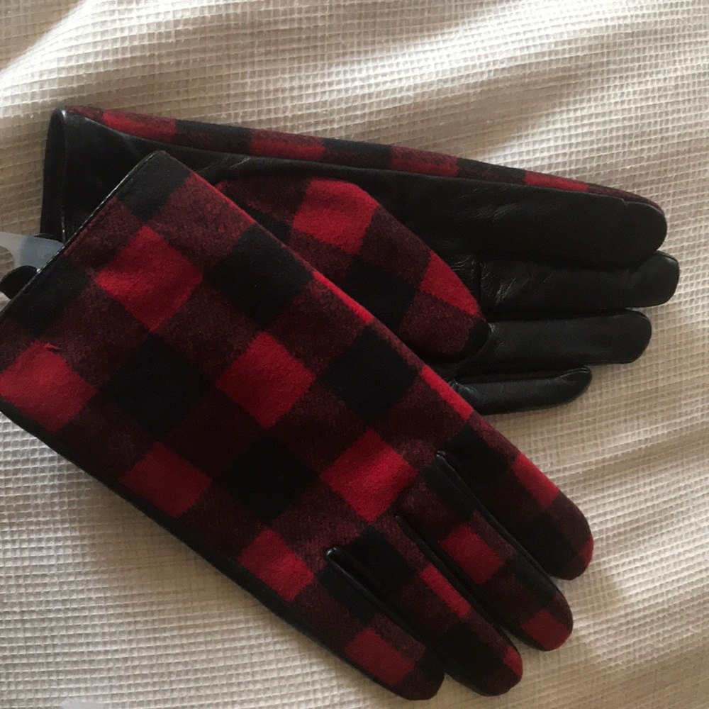 Leather gloves
